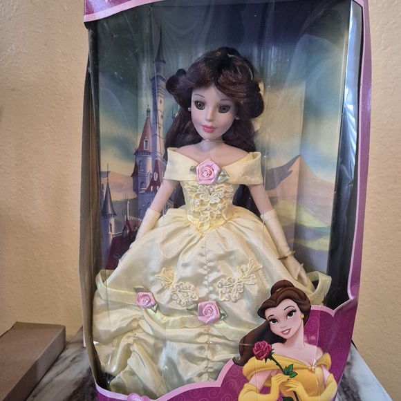 The Unbranded Brand Other - Disney Princess Belle Doll in Yellow Dress